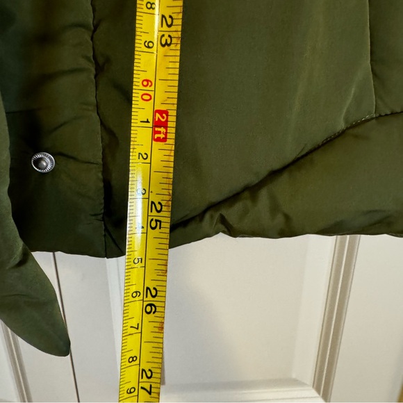 NWT Olive Green Puffer Vest Size M Women's - Picture 8 of 8